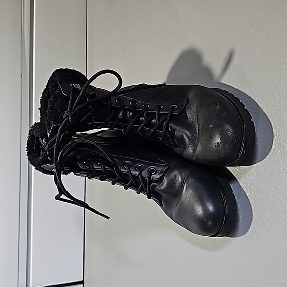 Michael Kors black size 7 Dallas boot - Picture 2 of 7